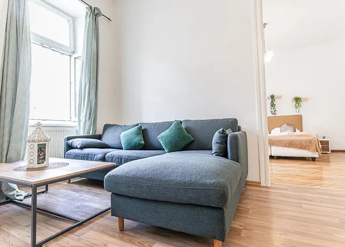 Timeless Vienna: 2Br Apt In The Historic District