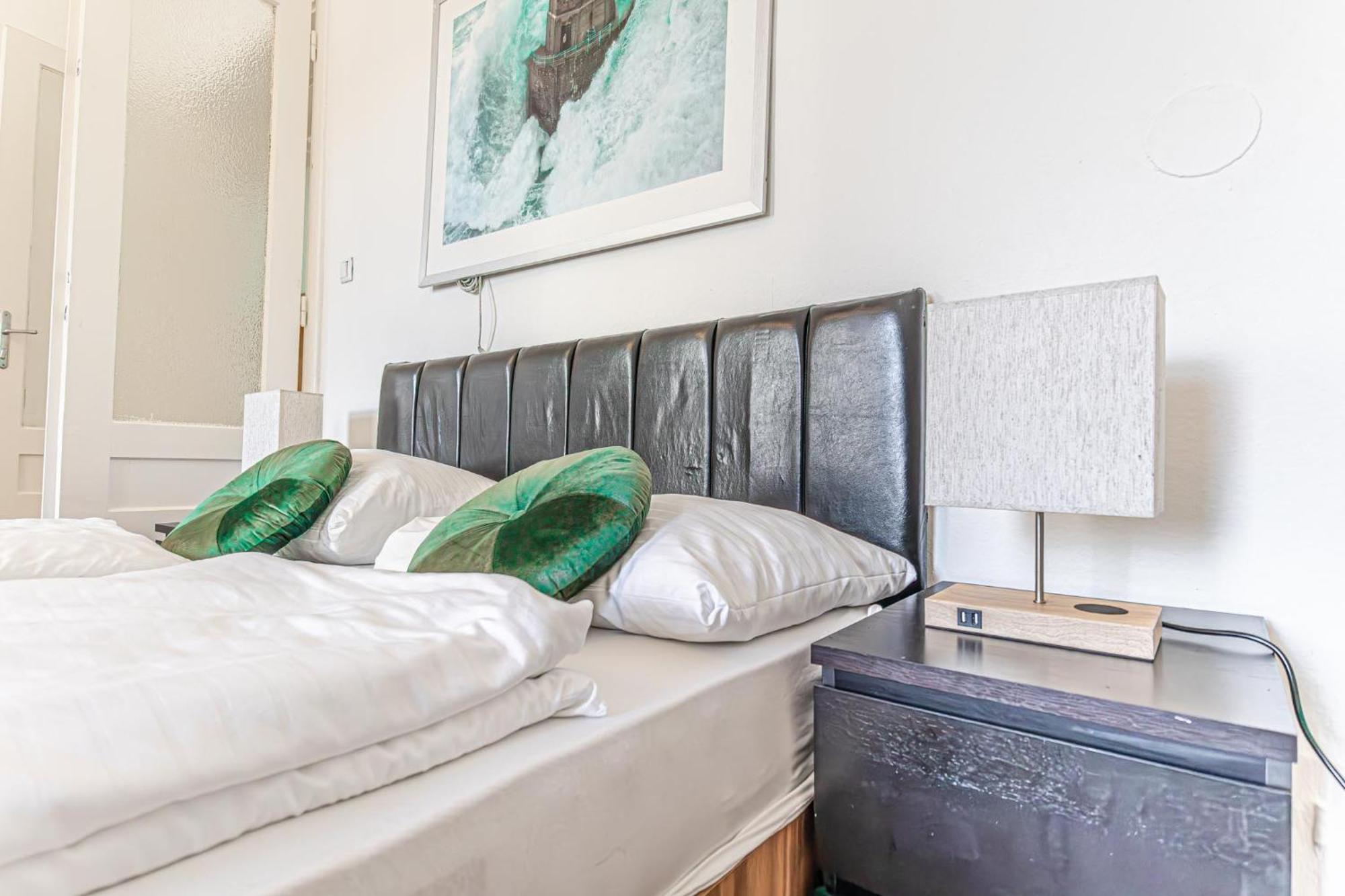 Timeless Vienna: 2br In The Historic District Apartament Wiedeń