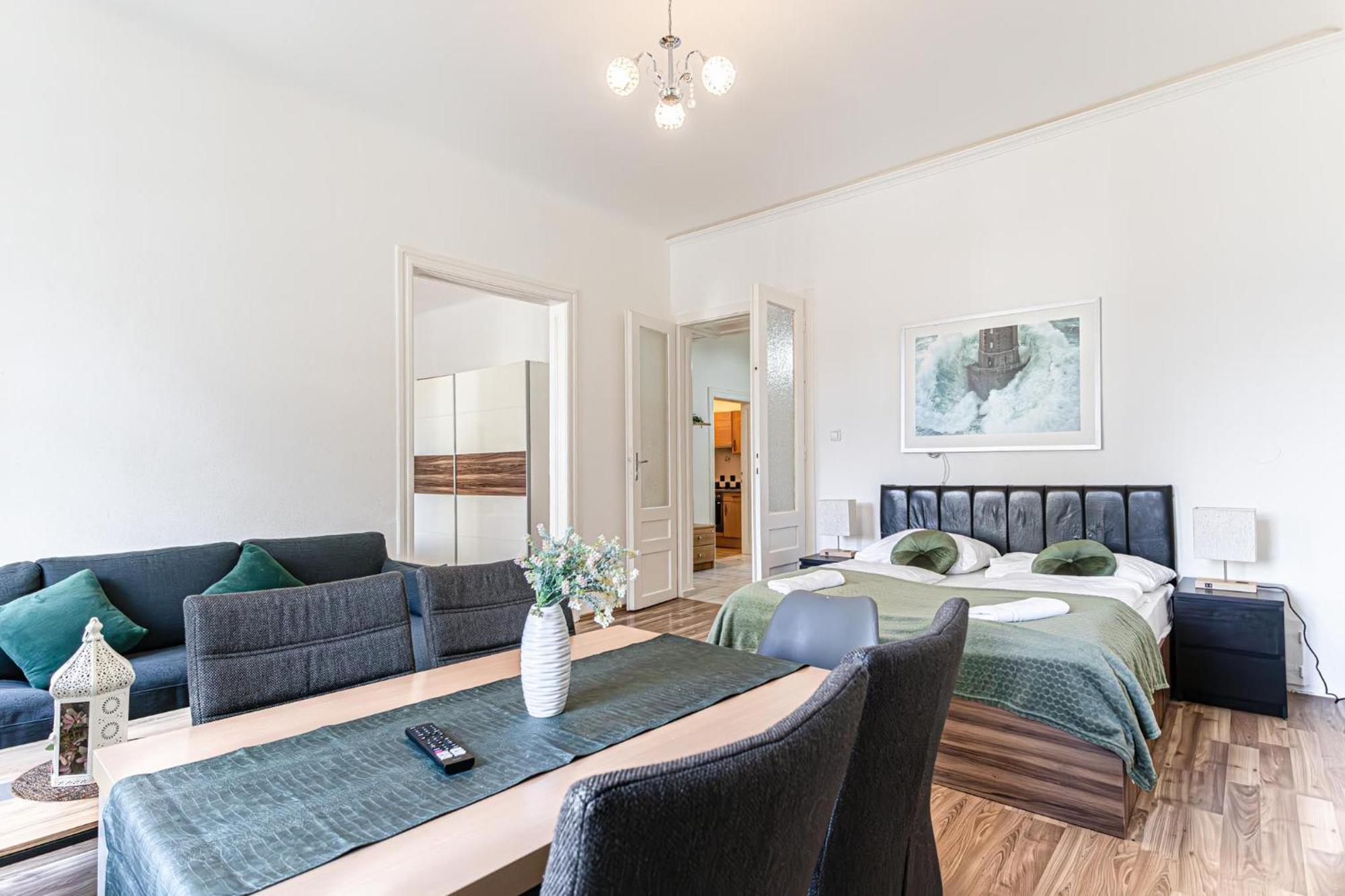 Timeless Vienna: 2br In The Historic District * Wiedeń
