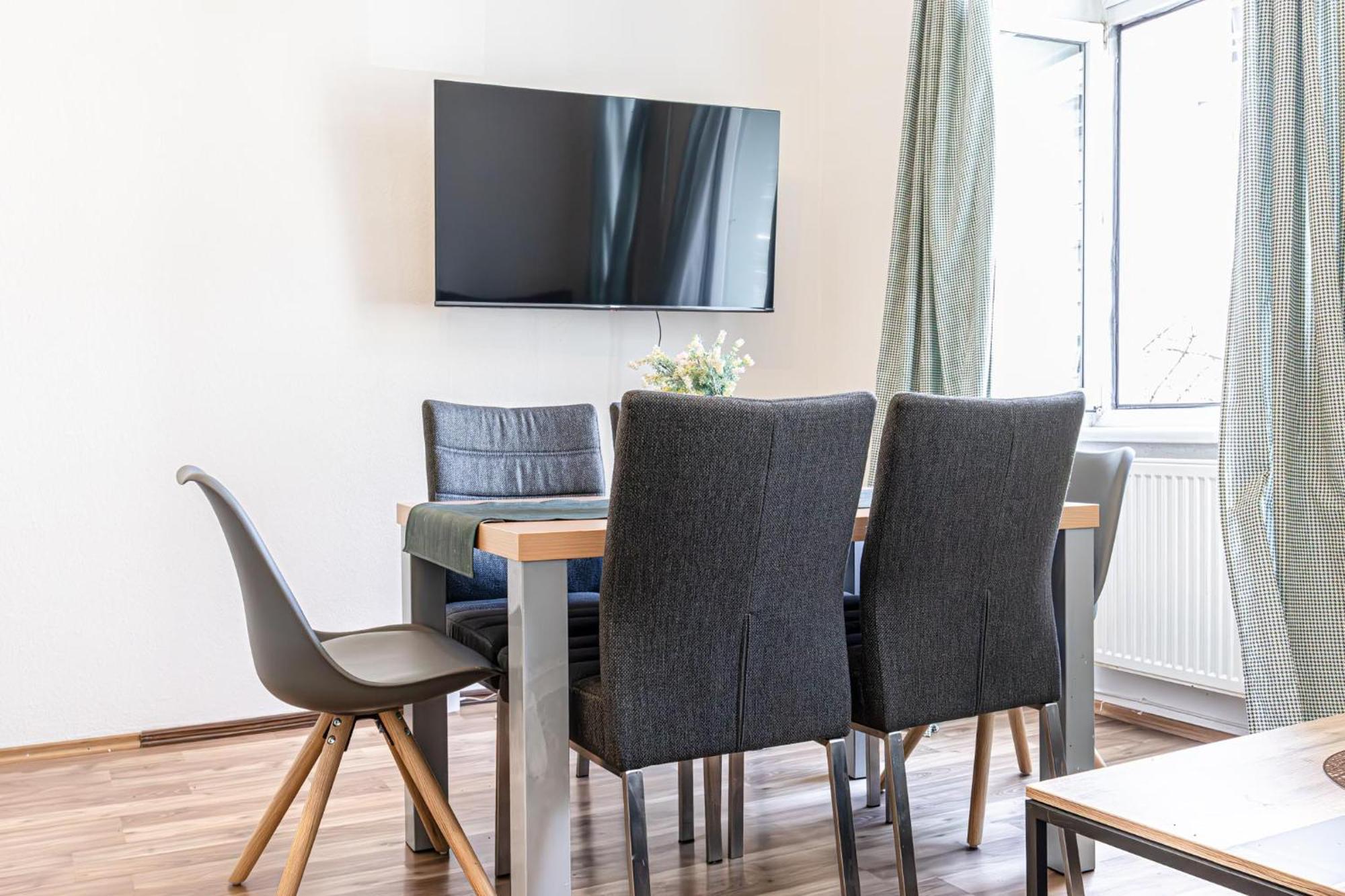 Timeless Vienna: 2br In The Historic District Apartament Wiedeń